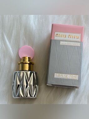 Miu Miu Fleur d'Argent Eau de Parfum Absolue 7.5 ml 0.25 flozminiature size NEW